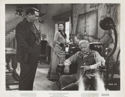 邊塞麗春花剧照的剧照