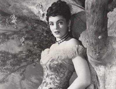 邊塞麗春花剧照的剧照