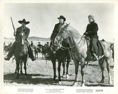 邊塞麗春花剧照的剧照