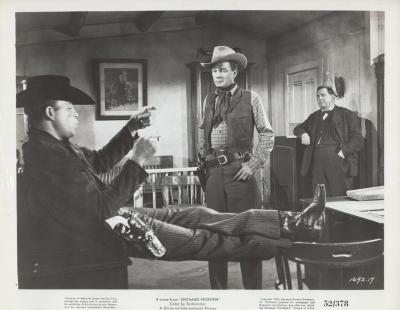 邊塞麗春花剧照的剧照