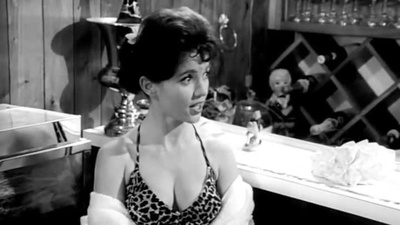 少女和海怪剧照的剧照