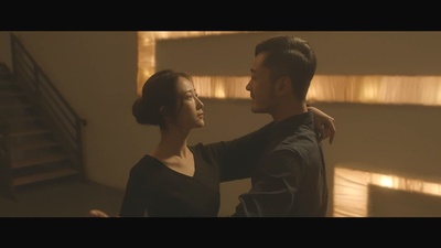 所爱非人剧照的剧照