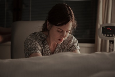 陌生之地剧照的剧照