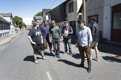 男人与鸡剧照的剧照