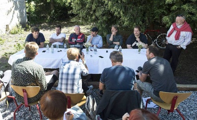 男人与鸡剧照的剧照