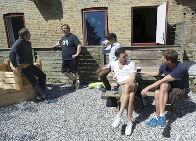 男人与鸡剧照的剧照