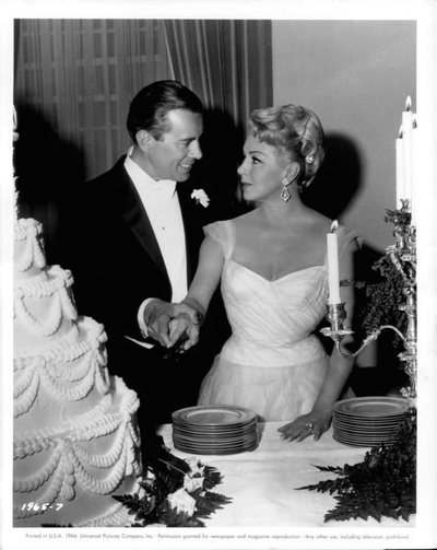 秋霜花落泪剧照的剧照