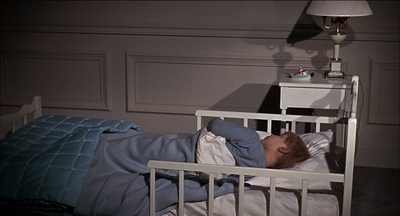 秋霜花落泪剧照的剧照