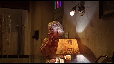 秋霜花落泪剧照的剧照