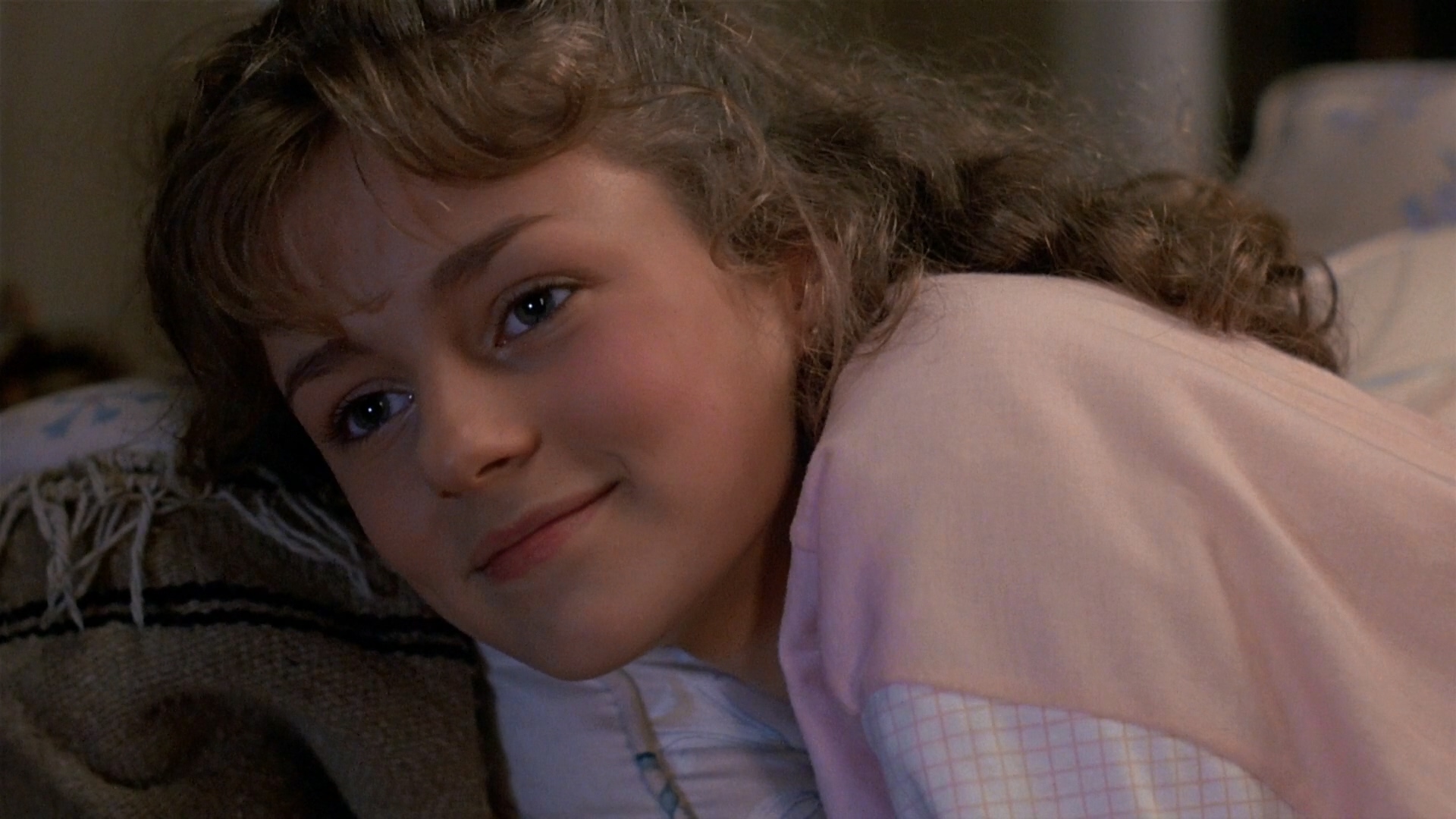 屋顶上的男孩剧照的剧照