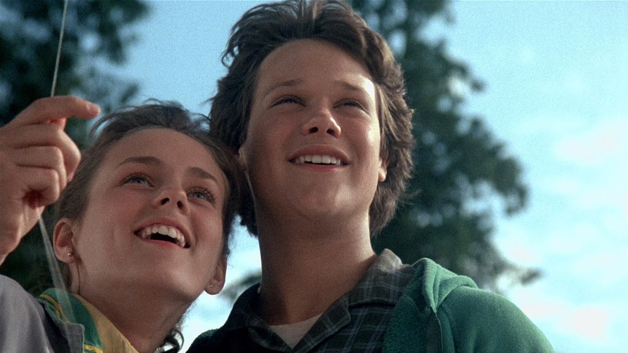 屋顶上的男孩剧照的剧照