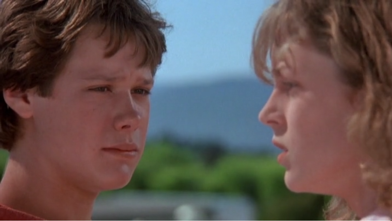 屋顶上的男孩剧照的剧照