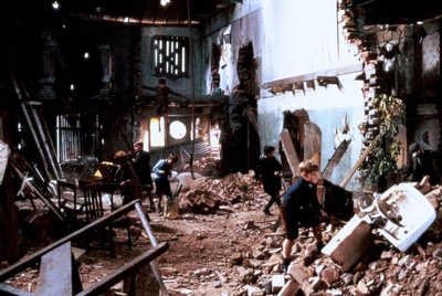 希望与荣耀剧照的剧照