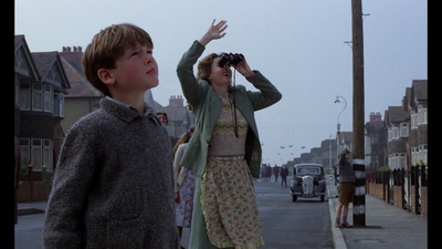 希望与荣耀剧照的剧照