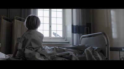 八月的雾剧照的剧照