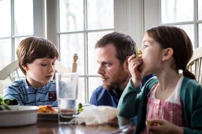 微笑回应剧照的剧照