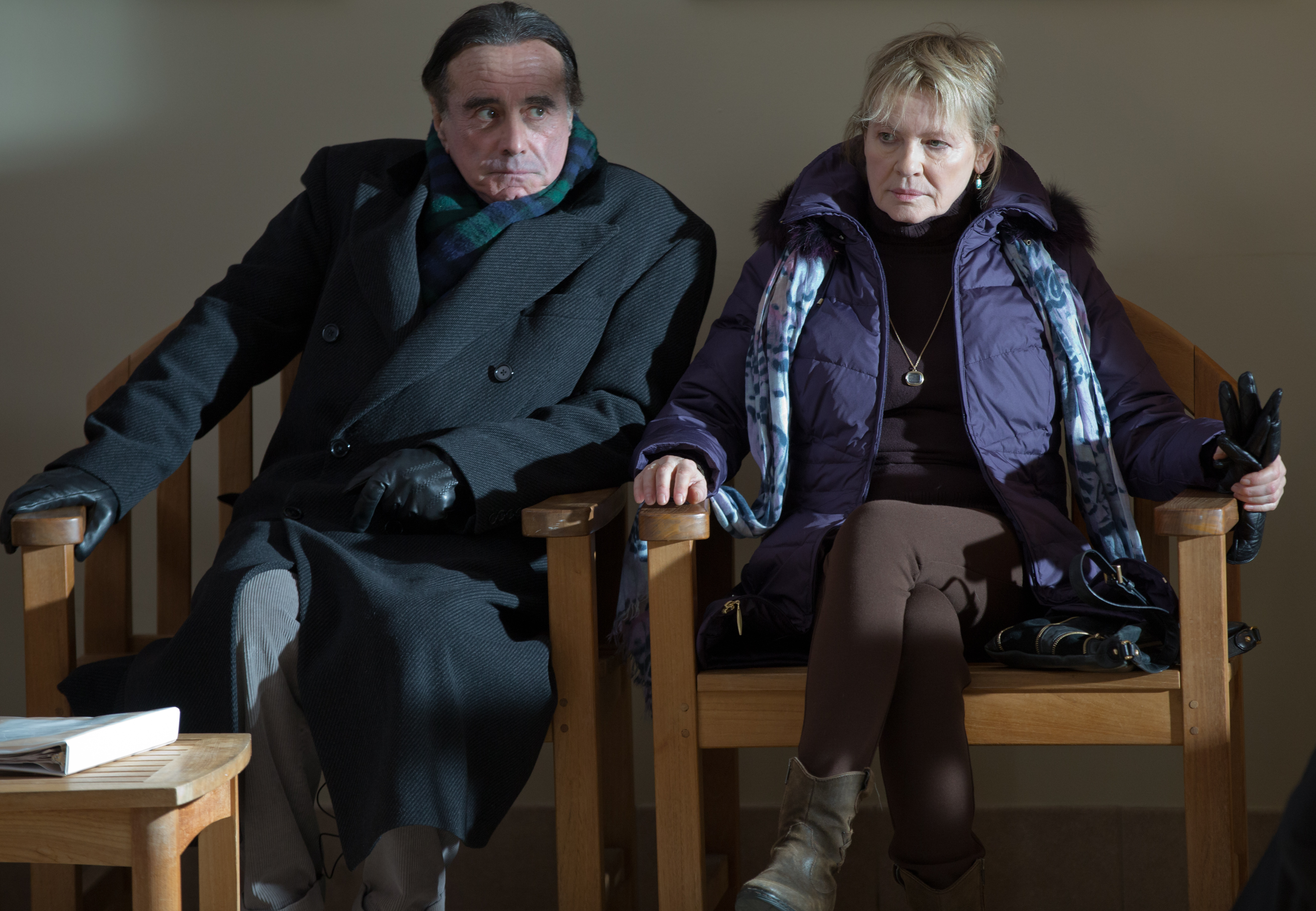 低入尘埃剧照的剧照