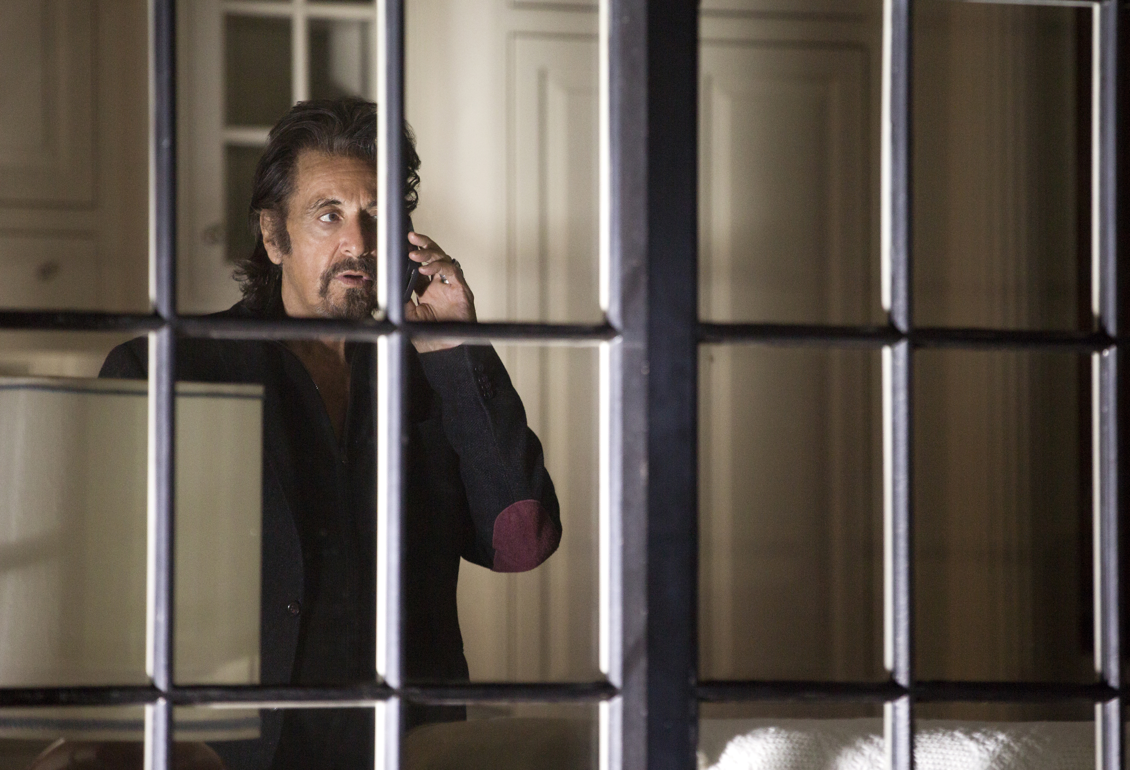 低入尘埃剧照的剧照