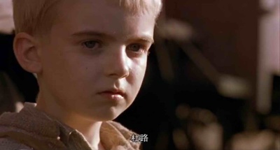 战火遗孤剧照的剧照