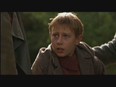 战火遗孤剧照的剧照