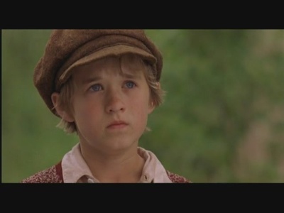 战火遗孤剧照的剧照