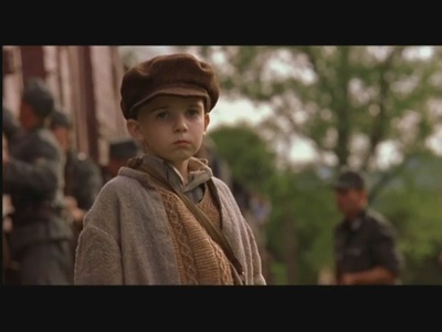 战火遗孤剧照的剧照