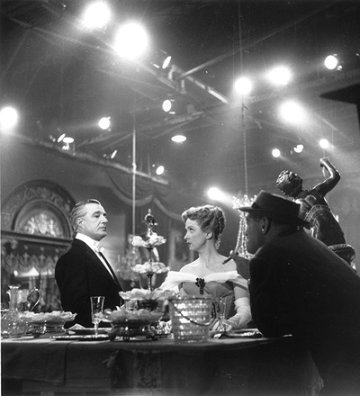 伯爵夫人的耳环剧照的剧照