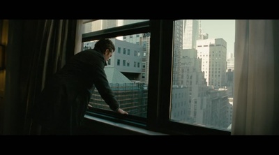 窗台上的男人剧照的剧照