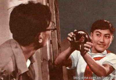 三朵小红花剧照的剧照