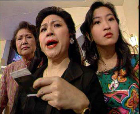 黄莺大战阿拉丁剧照的剧照