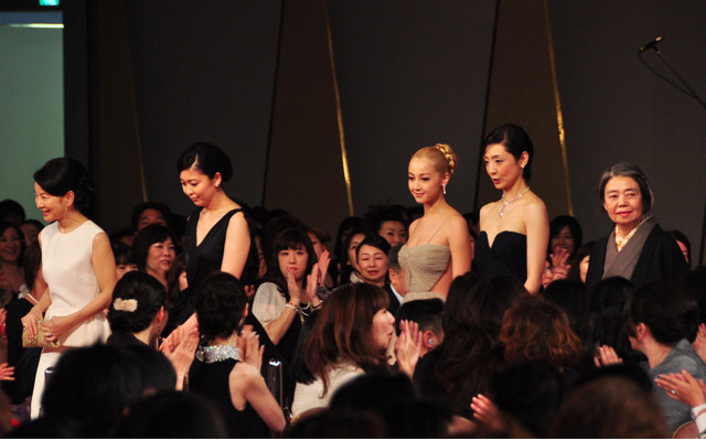 狼狈剧照的剧照