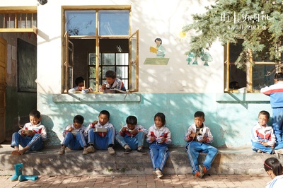 旺扎的雨靴剧照的剧照