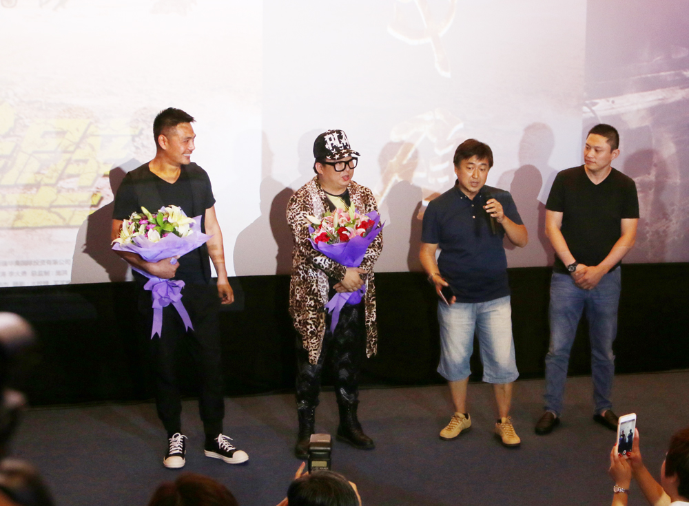 心跳戈壁剧照的剧照