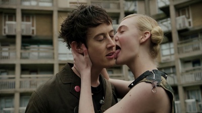 如何在派对上搭讪女孩剧照的剧照