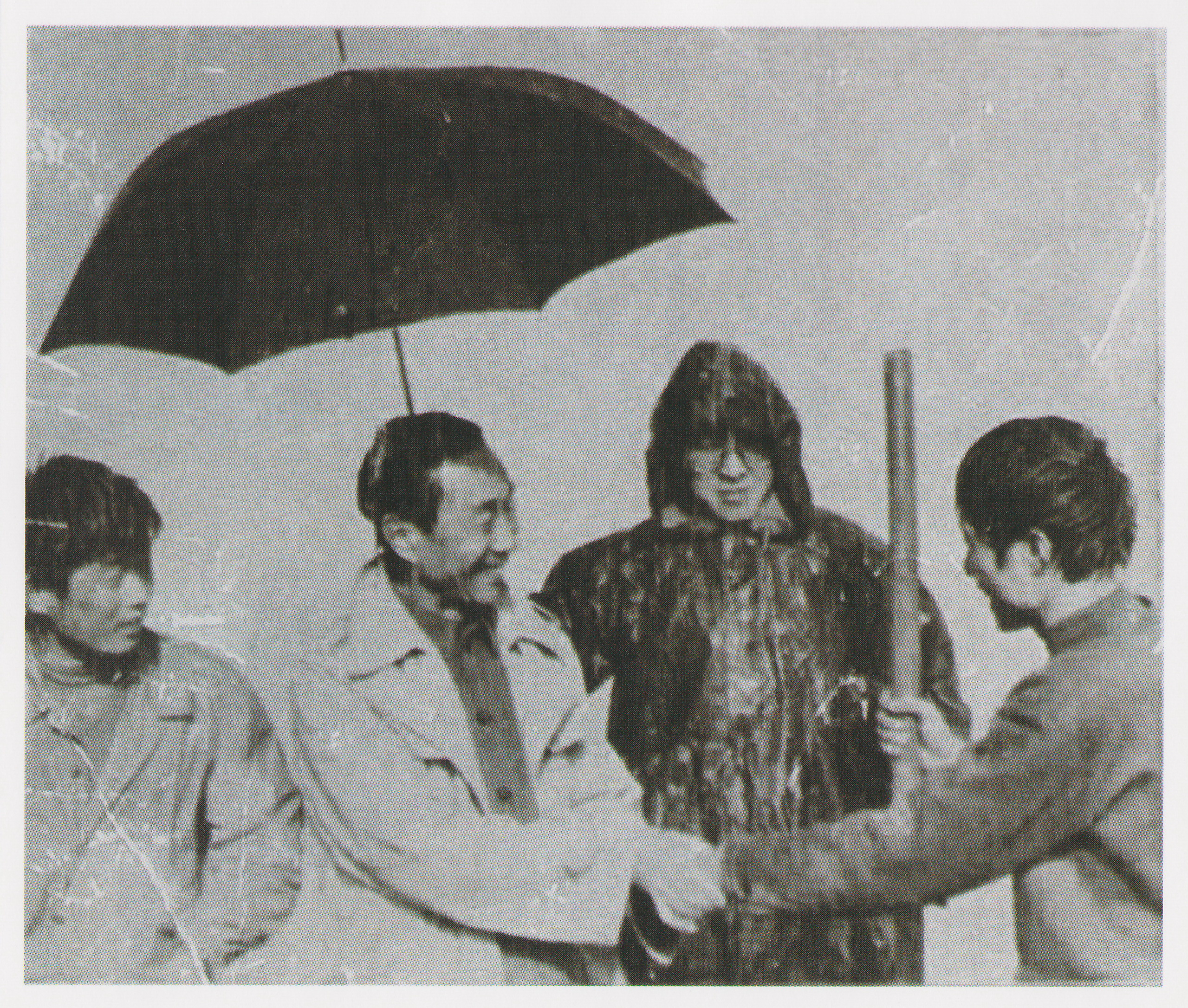 背靠背，脸对脸剧照的剧照