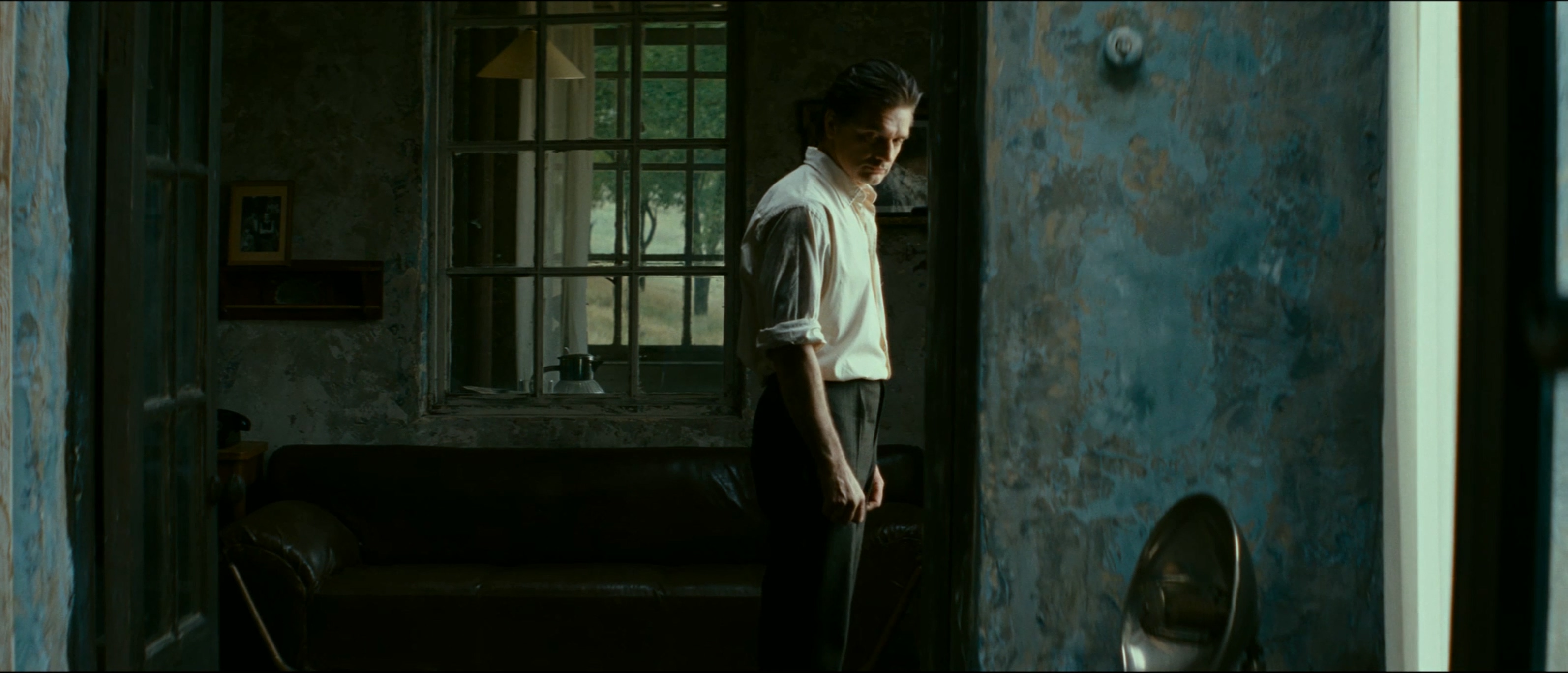 将爱放逐剧照的剧照