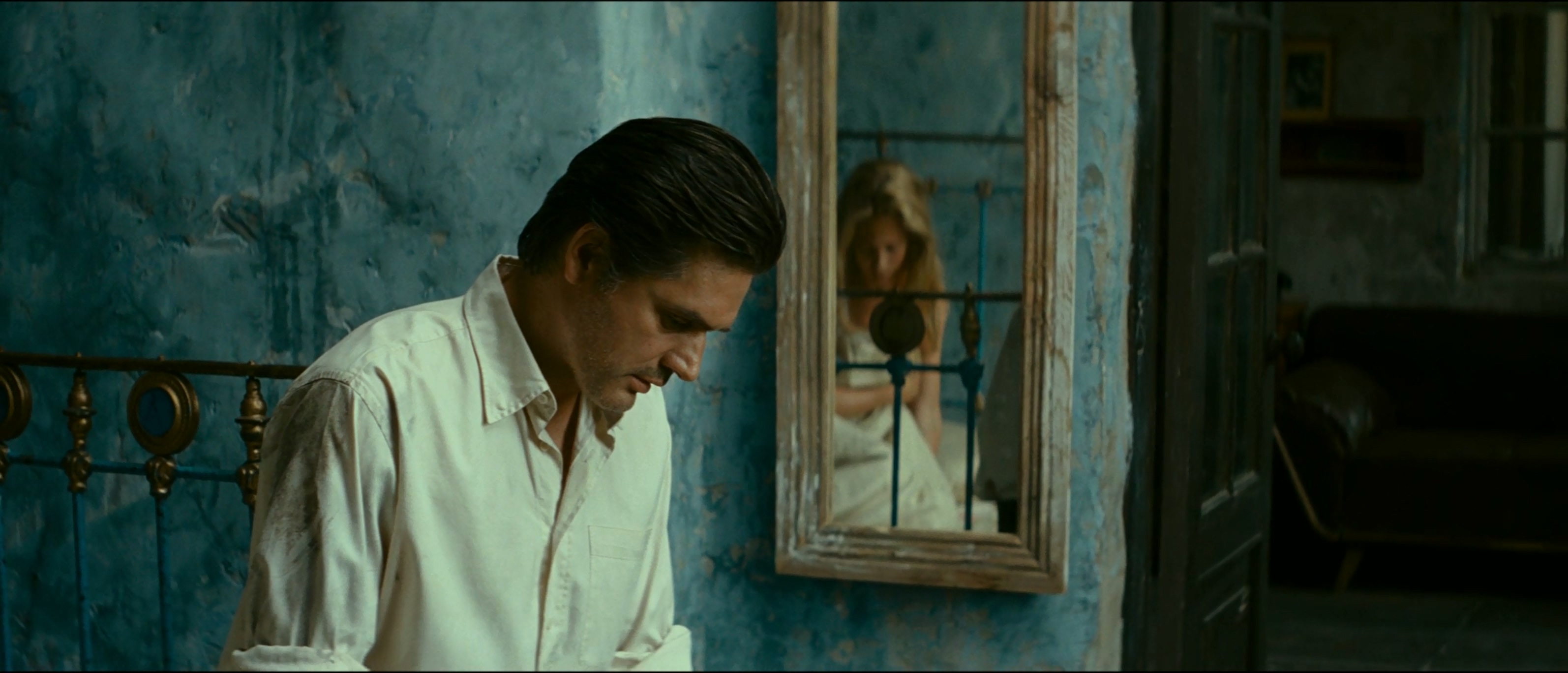 将爱放逐剧照的剧照