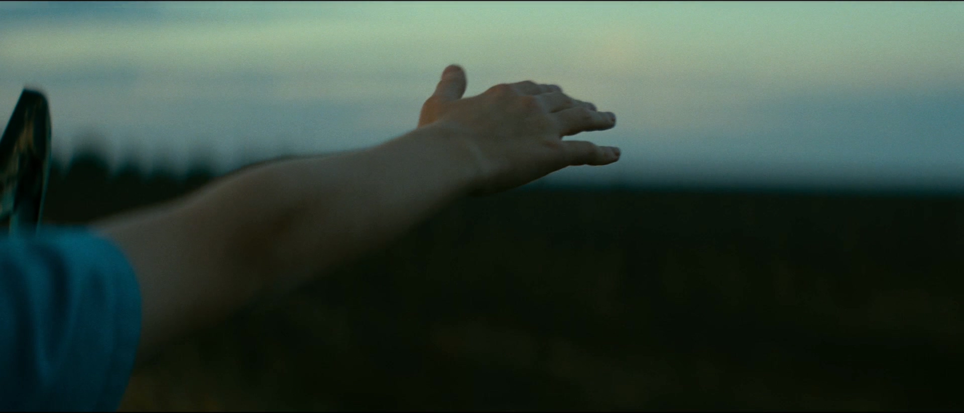 将爱放逐剧照的剧照