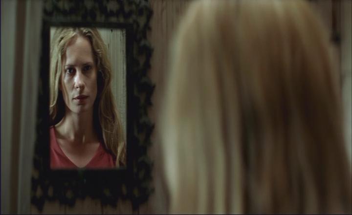 将爱放逐剧照的剧照