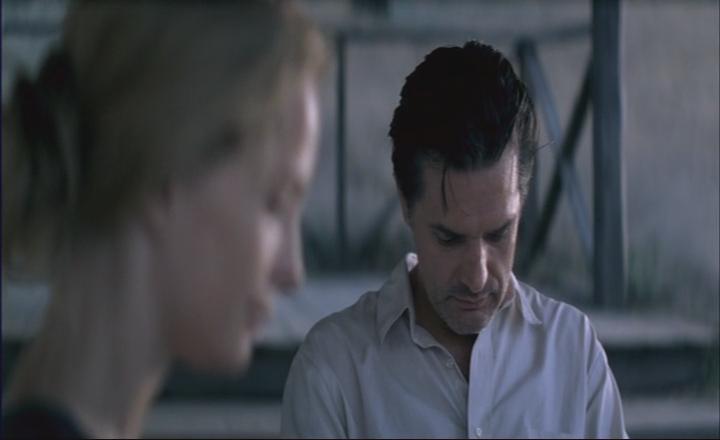 将爱放逐剧照的剧照