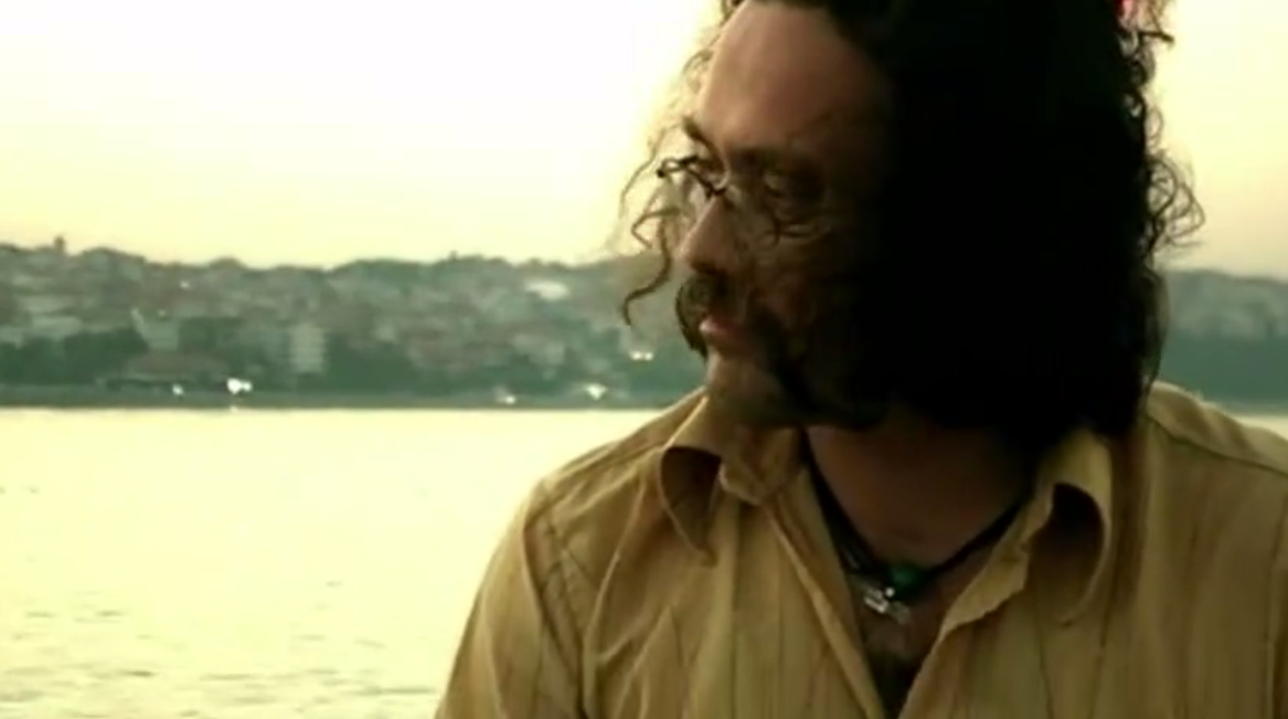 跨越桥梁剧照的剧照