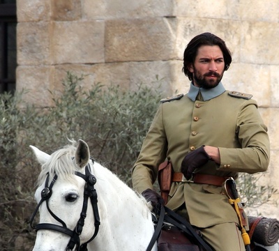 奥斯曼中尉剧照的剧照