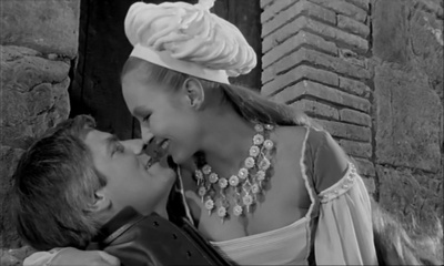 午夜钟声剧照的剧照