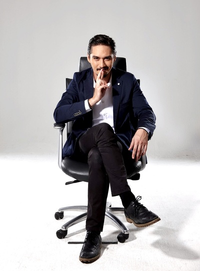 加班遇到鬼剧照的剧照