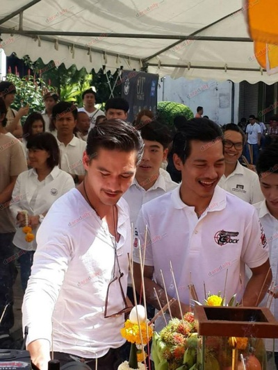 加班遇到鬼剧照的剧照