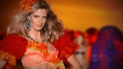 维多利亚的秘密2011时装秀剧照的剧照