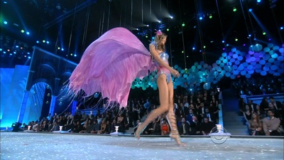 维多利亚的秘密2011时装秀剧照的剧照