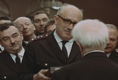 消防员舞会剧照的剧照