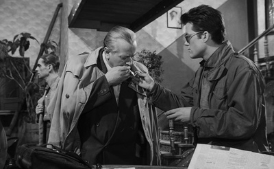 灰烬与钻石剧照的剧照