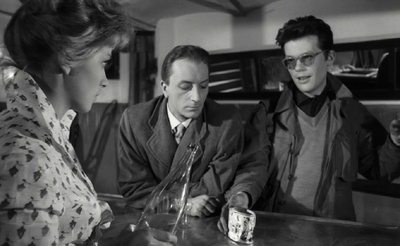 灰烬与钻石剧照的剧照